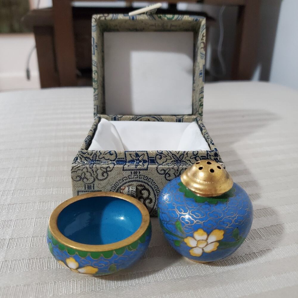 Antique Chinese Cloisonne Salt Bown Pepper Shaker Blue Floral Design